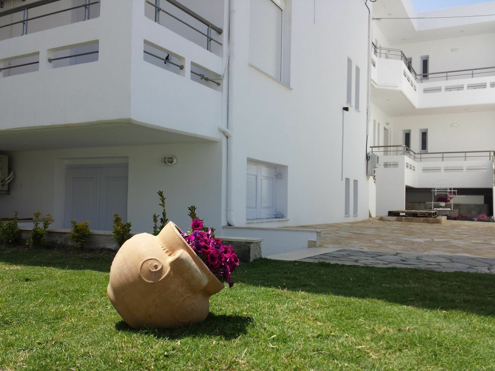 Crown Apartments カリヴェス エクステリア 写真