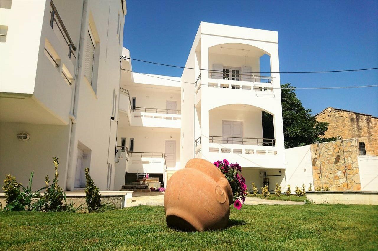 Crown Apartments カリヴェス エクステリア 写真